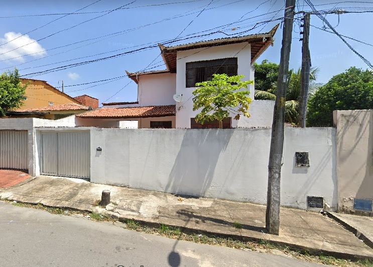 Casa à venda com 4 quartos, 200m² - Foto 1