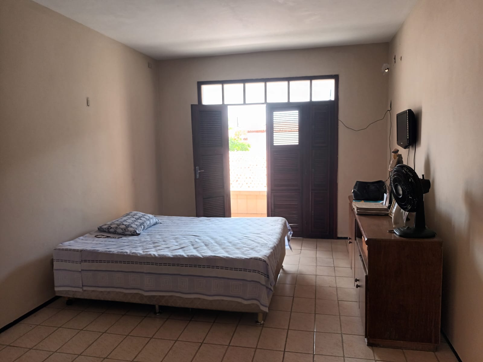 Casa à venda com 4 quartos, 200m² - Foto 13