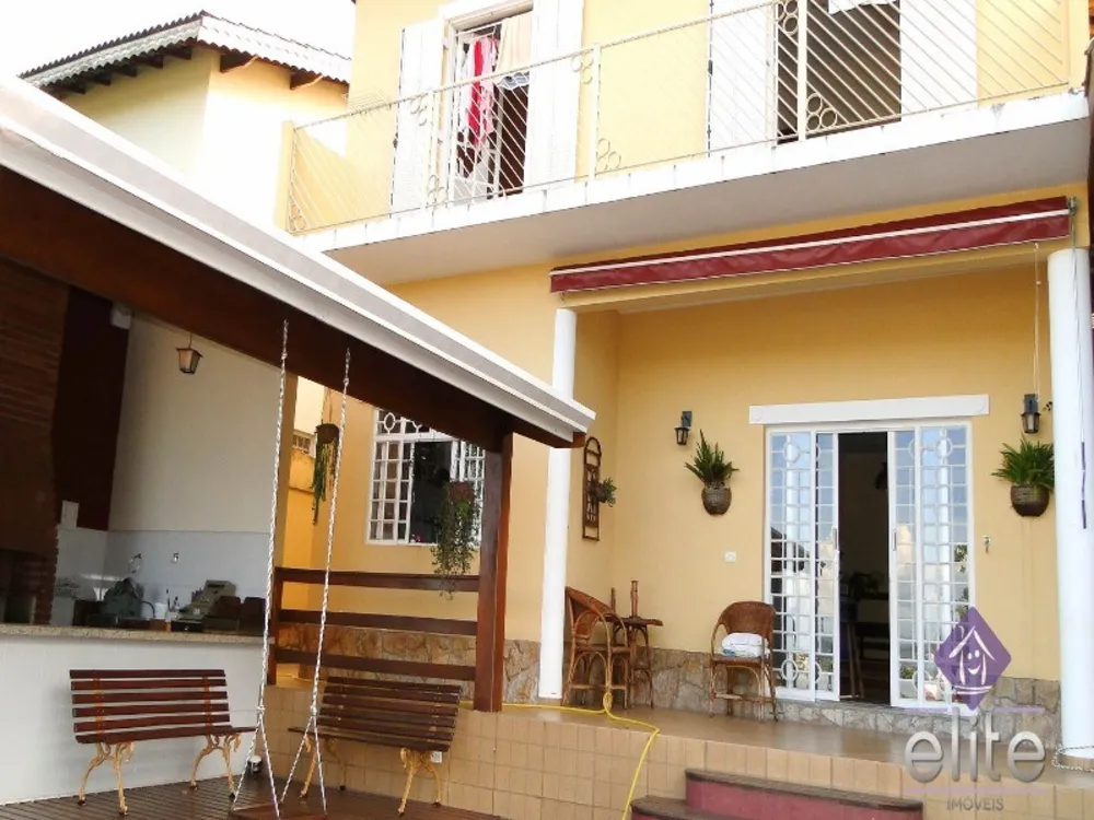 Casa, 3 quartos, 230 m² - Foto 1