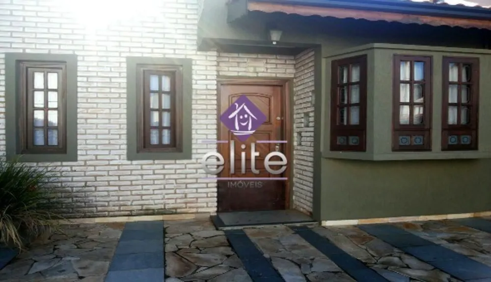 Casa, 5 quartos, 180 m² - Foto 1