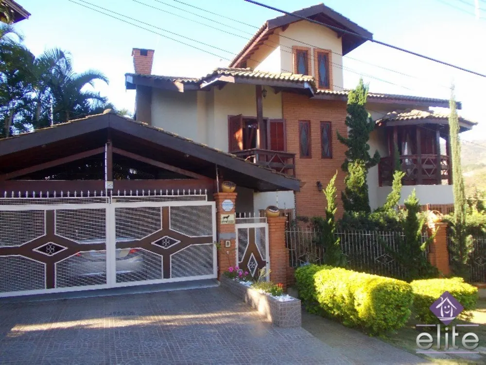 Casa, 3 quartos, 220 m² - Foto 1