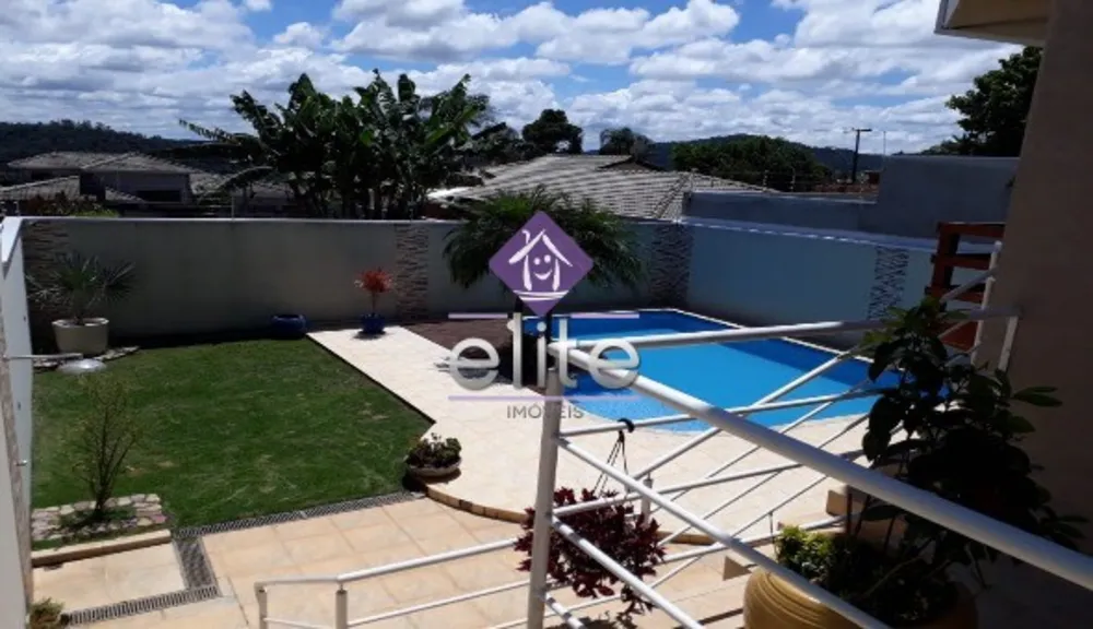 Casa, 4 quartos, 330 m² - Foto 1