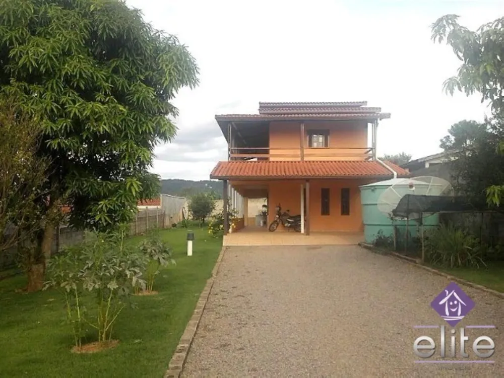 Casa, 3 quartos, 210 m² - Foto 1