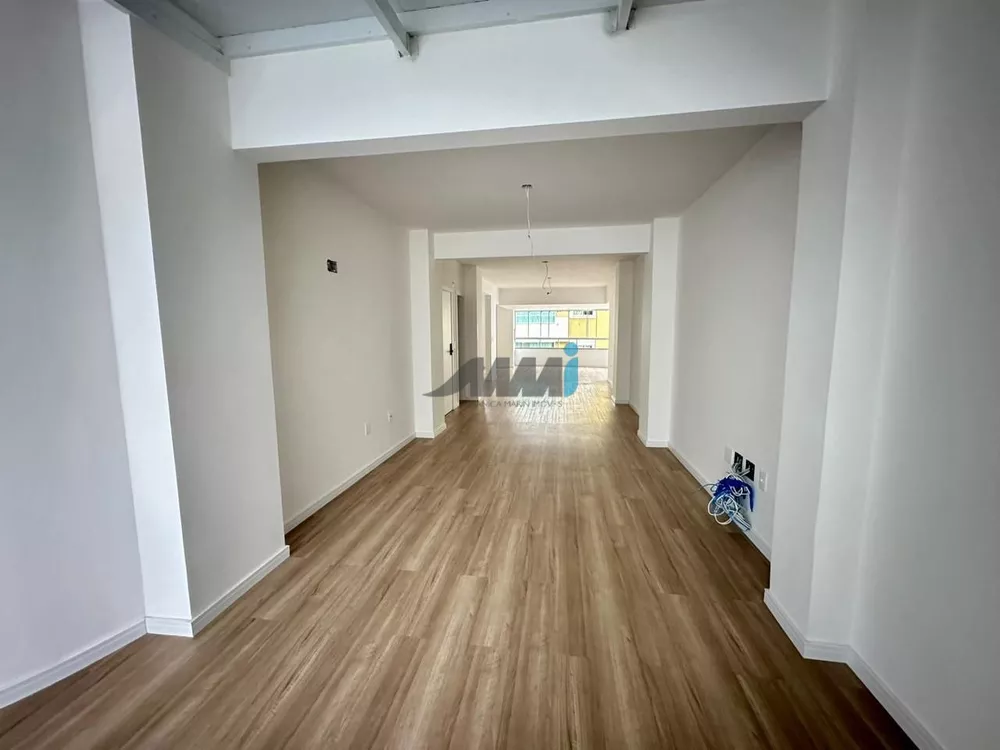 Apartamento à venda com 4 quartos, 201m² - Foto 3