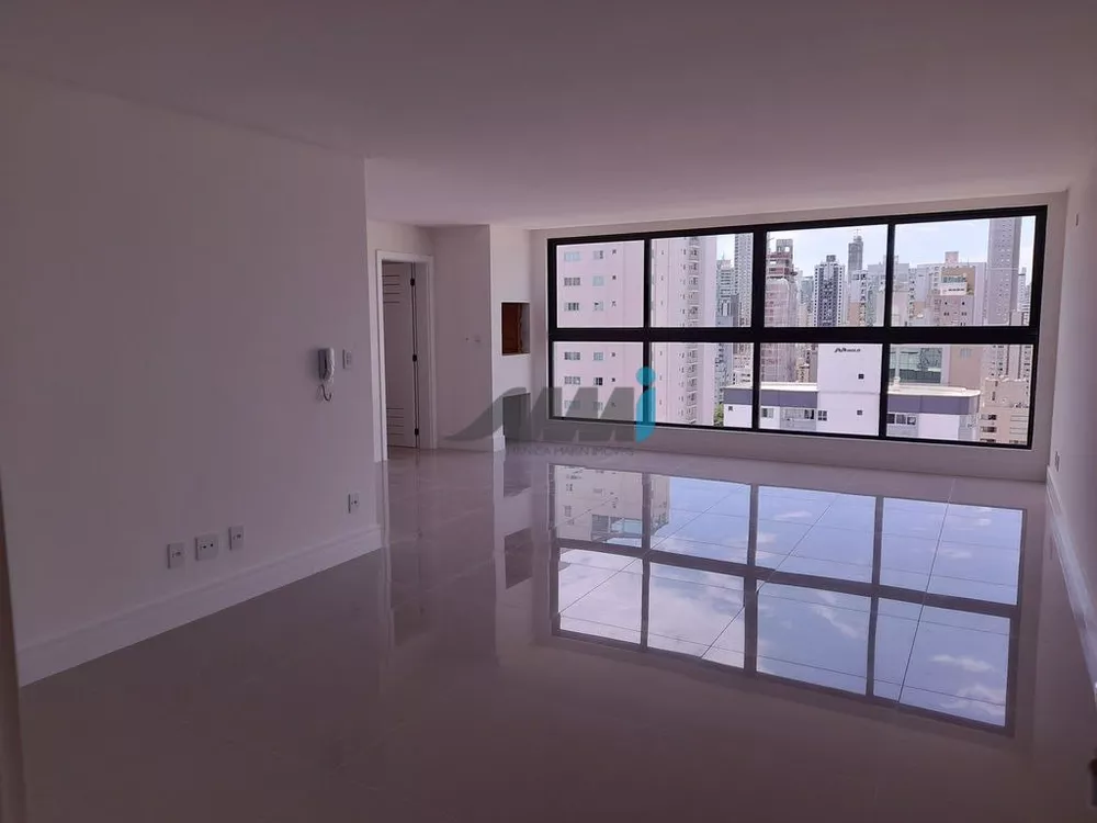 Apartamento à venda com 3 quartos, 116m² - Foto 1