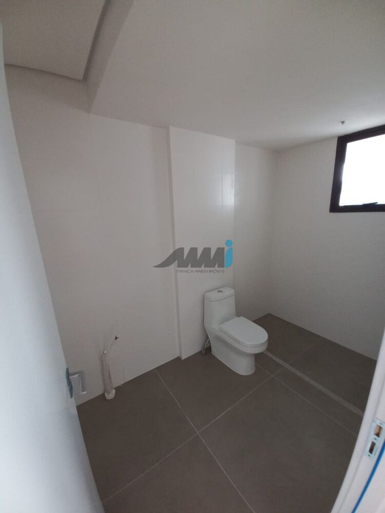 Cobertura à venda com 3 quartos, 211m² - Foto 3