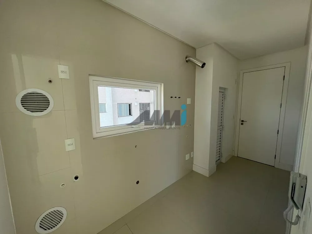 Apartamento à venda com 3 quartos, 157m² - Foto 25