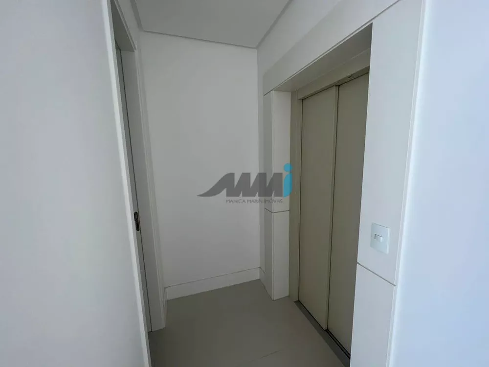 Apartamento à venda com 3 quartos, 157m² - Foto 14