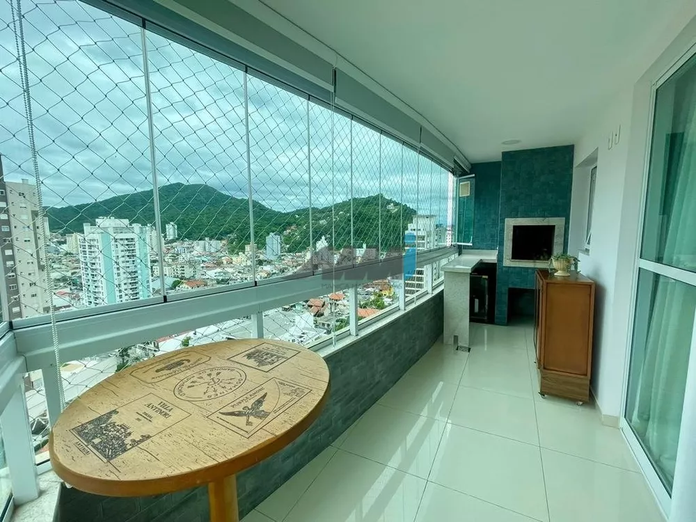 Apartamento à venda com 3 quartos, 117m² - Foto 1