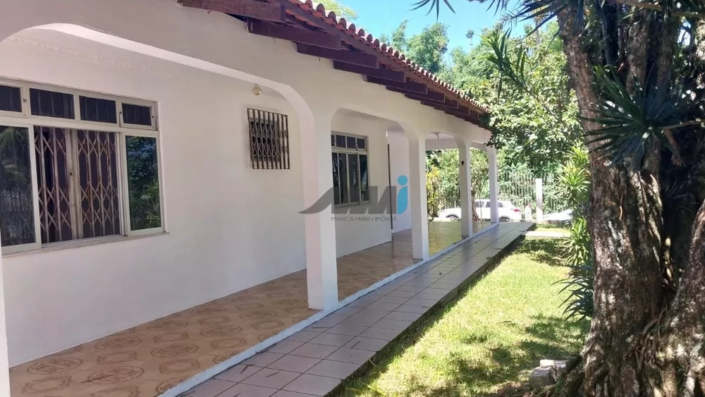 Casa à venda com 3 quartos, 198m² - Foto 1