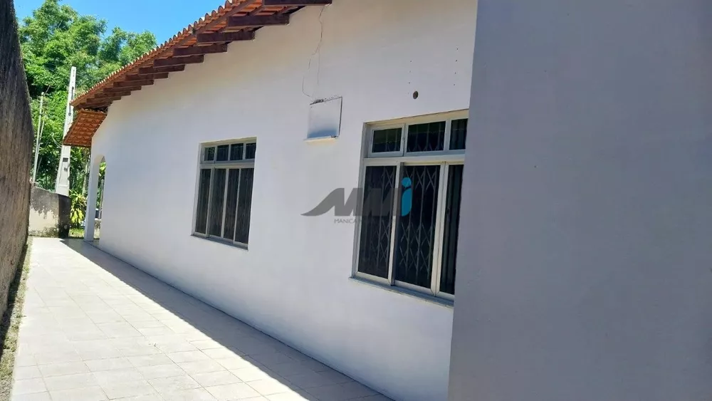 Casa à venda com 3 quartos, 198m² - Foto 3