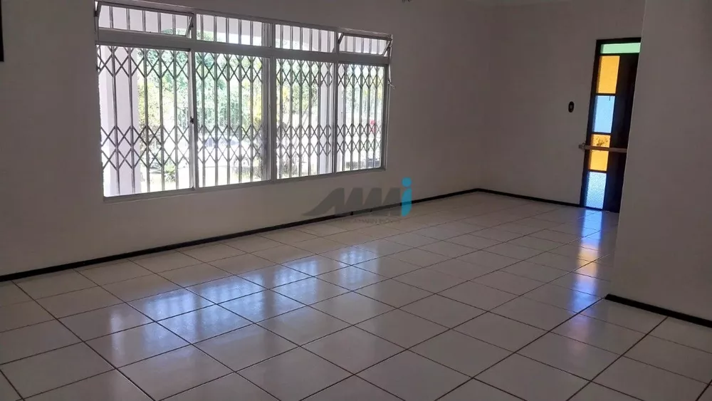 Casa à venda com 3 quartos, 198m² - Foto 4