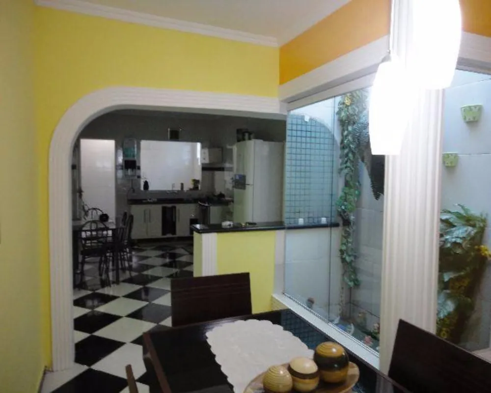 Casa, 4 quartos, 240 m² - Foto 1