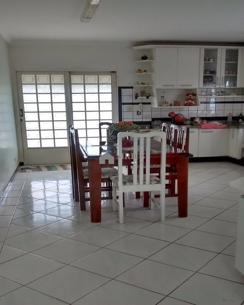 Sobrado, 3 quartos, 250 m² - Foto 1