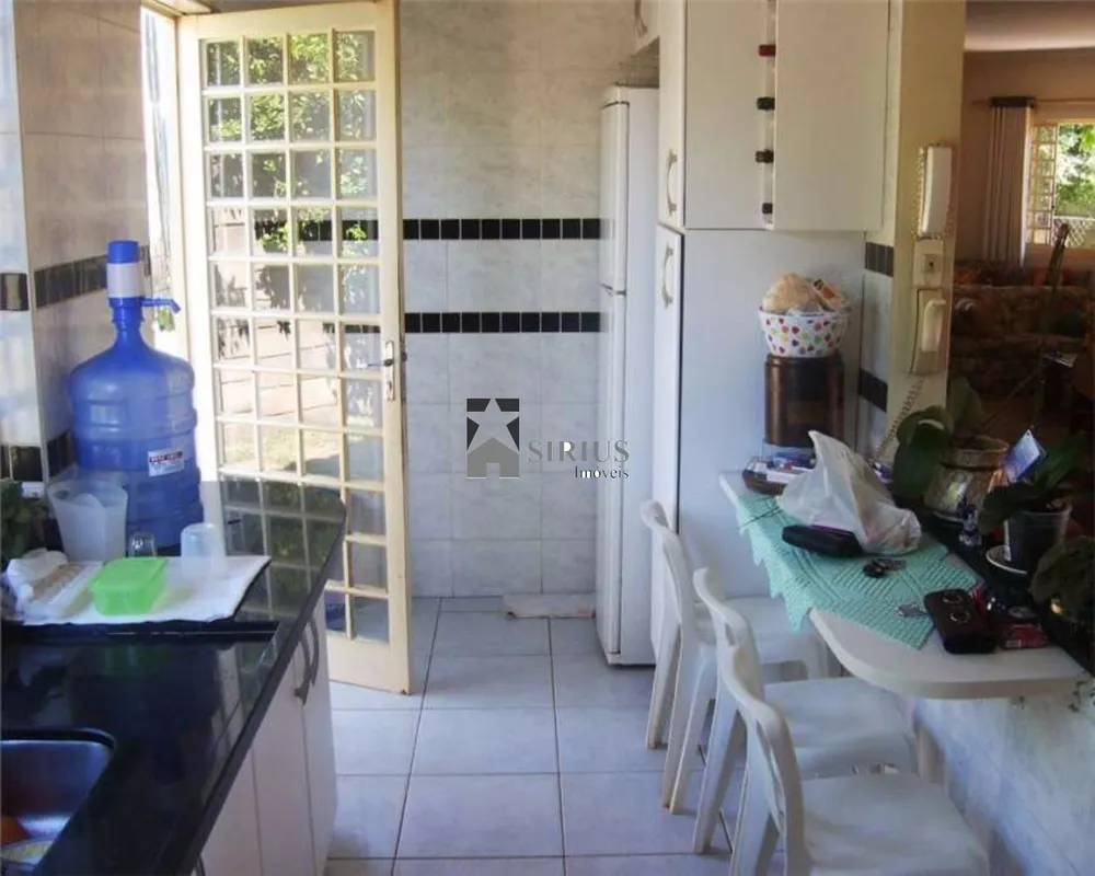 Casa, 3 quartos, 190 m² - Foto 2