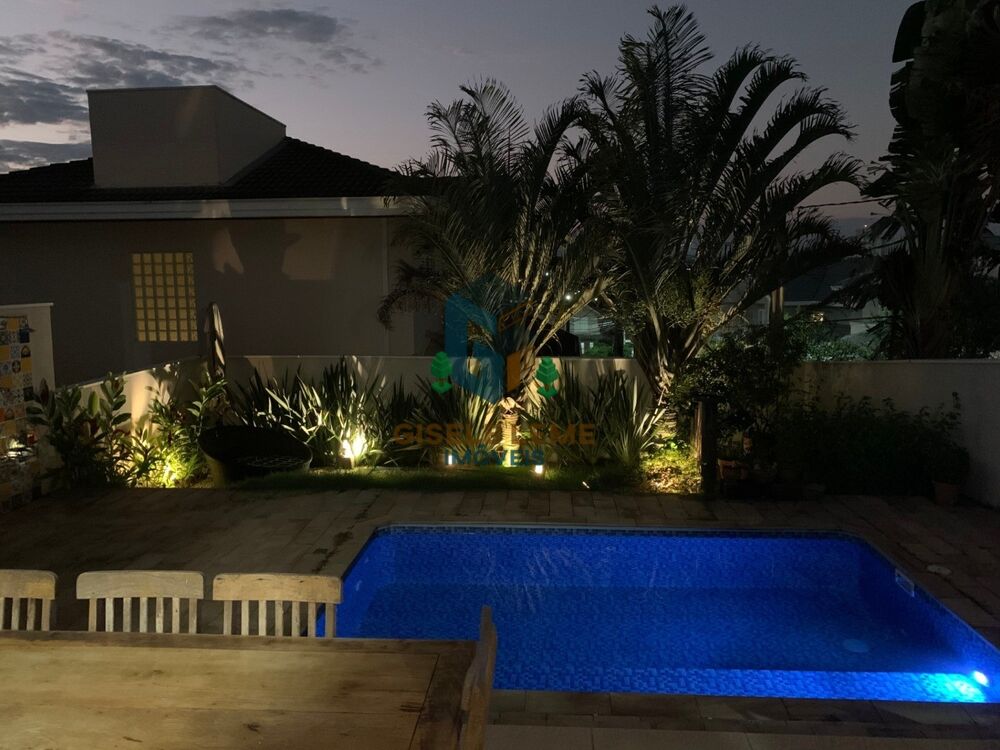 Casa à venda com 3 quartos, 240m² - Foto 5