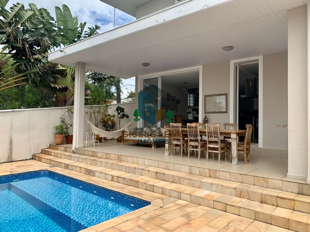 Casa à venda com 3 quartos, 240m² - Foto 4