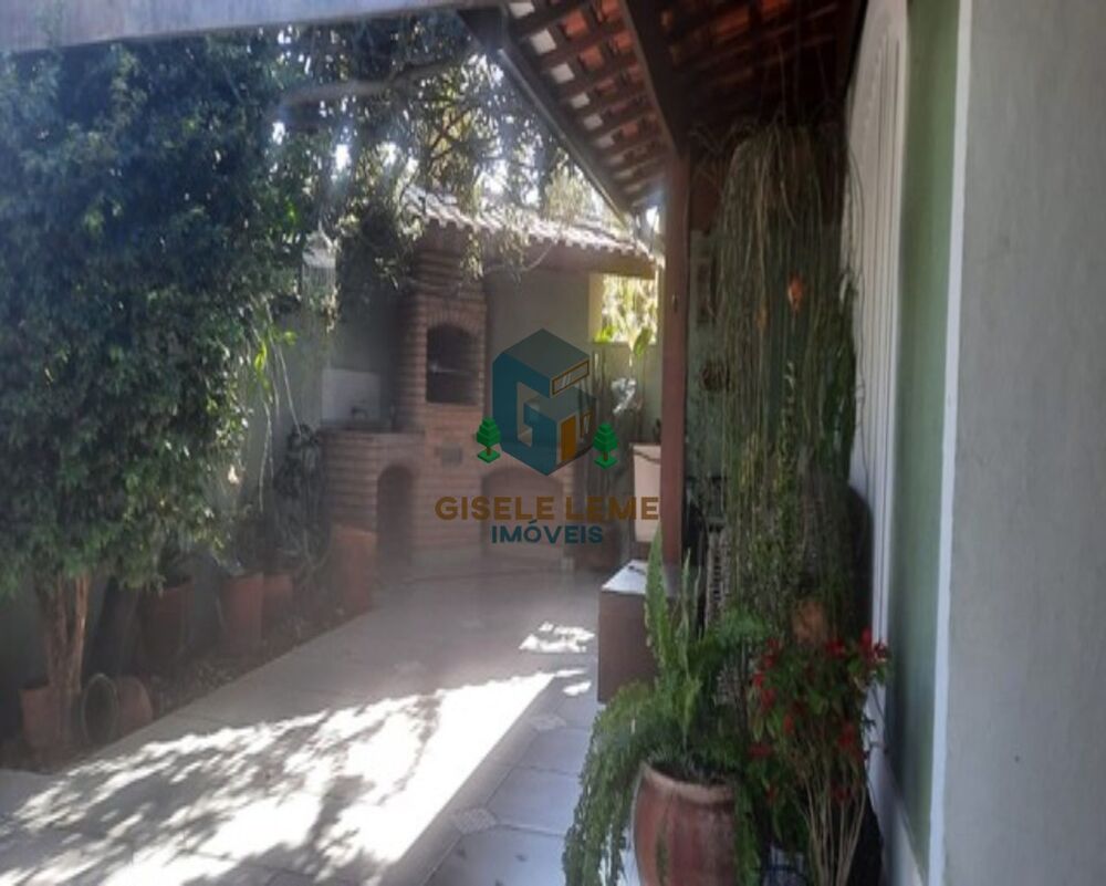 Casa à venda com 3 quartos - Foto 1