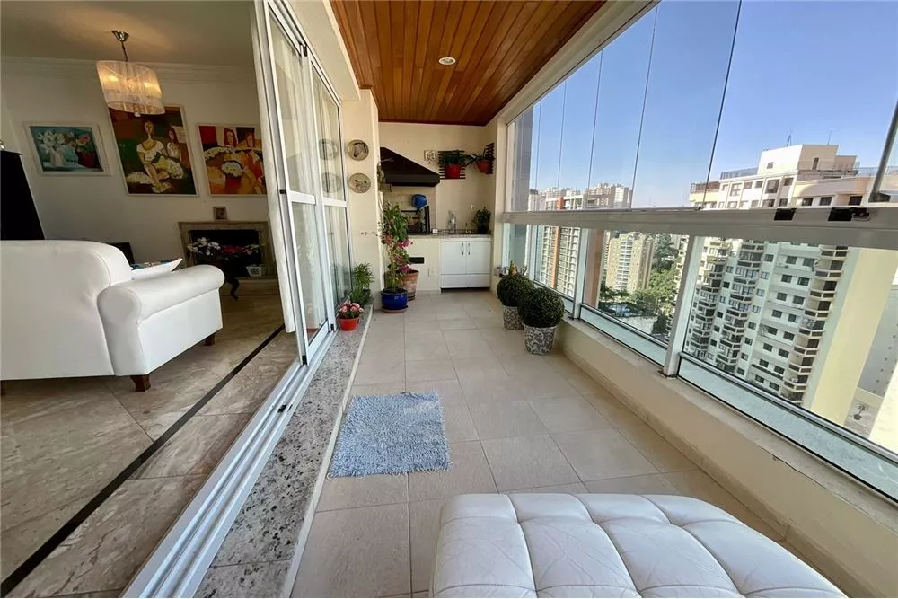 Apartamento à venda com 3 quartos, 128m² - Foto 2