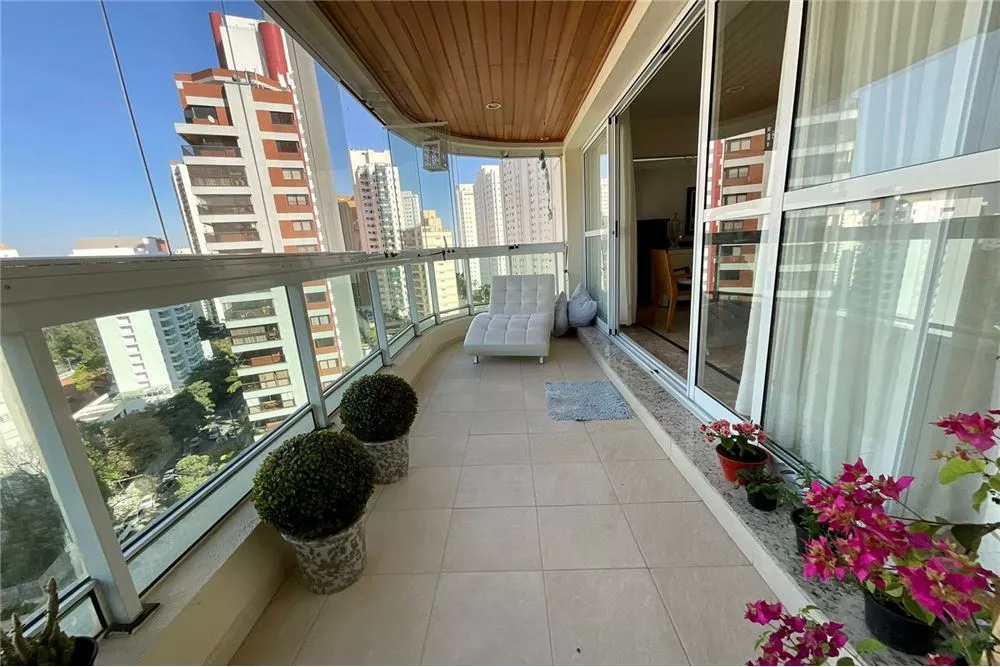 Apartamento à venda com 3 quartos, 128m² - Foto 4