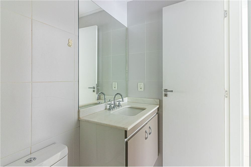 Apartamento à venda com 1 quarto, 40m² - Foto 2