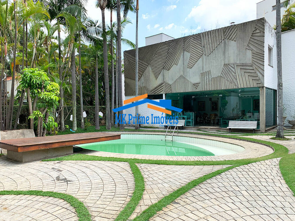 Sobrado à venda com 4 quartos, 686m² - Foto 1