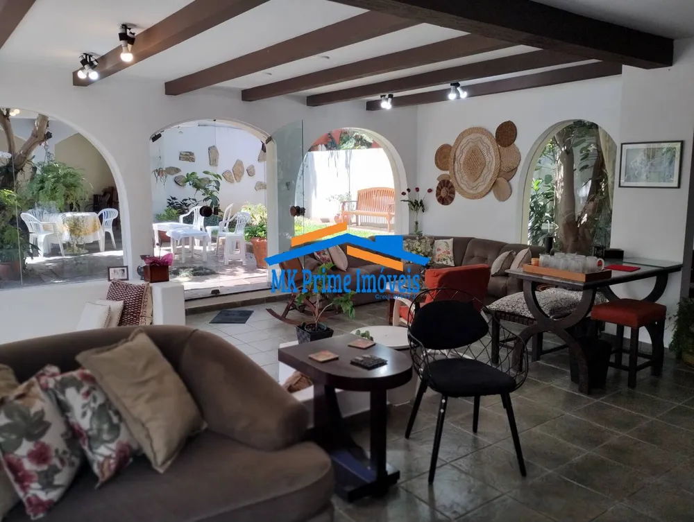 Sobrado, 4 quartos, 299 m² - Foto 1