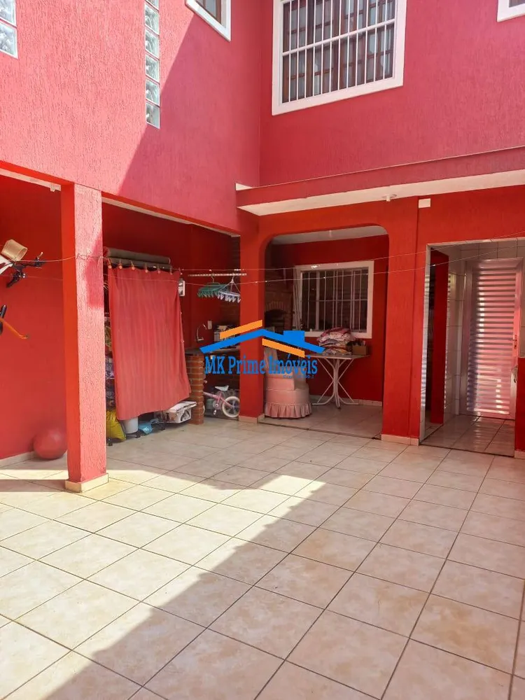 Sobrado, 4 quartos, 238 m² - Foto 1