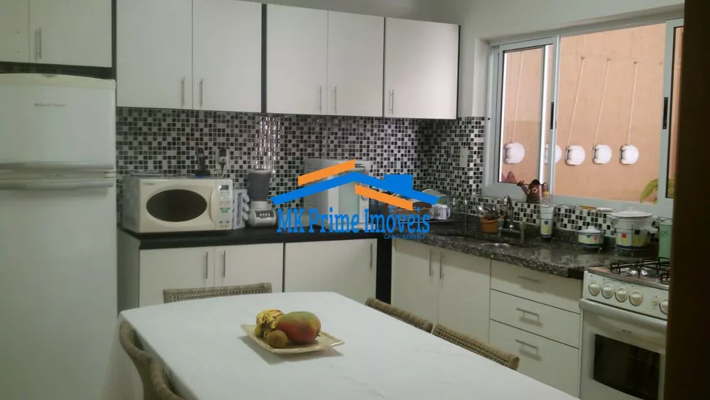 Casa à venda com 3 quartos, 185m² - Foto 2