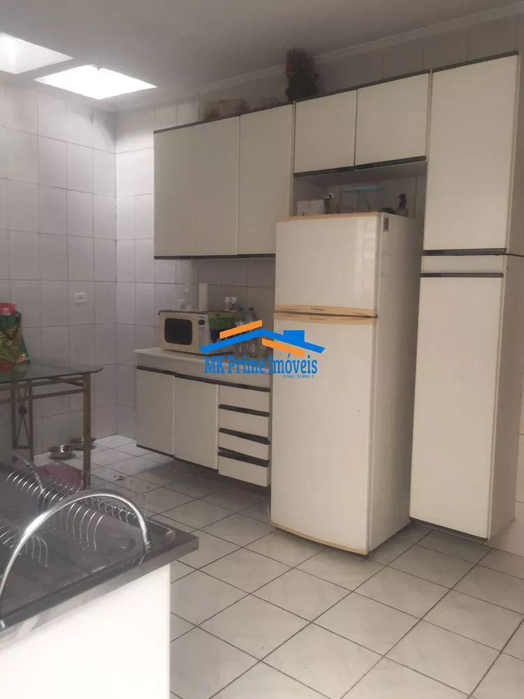 Sobrado à venda com 3 quartos, 241m² - Foto 4