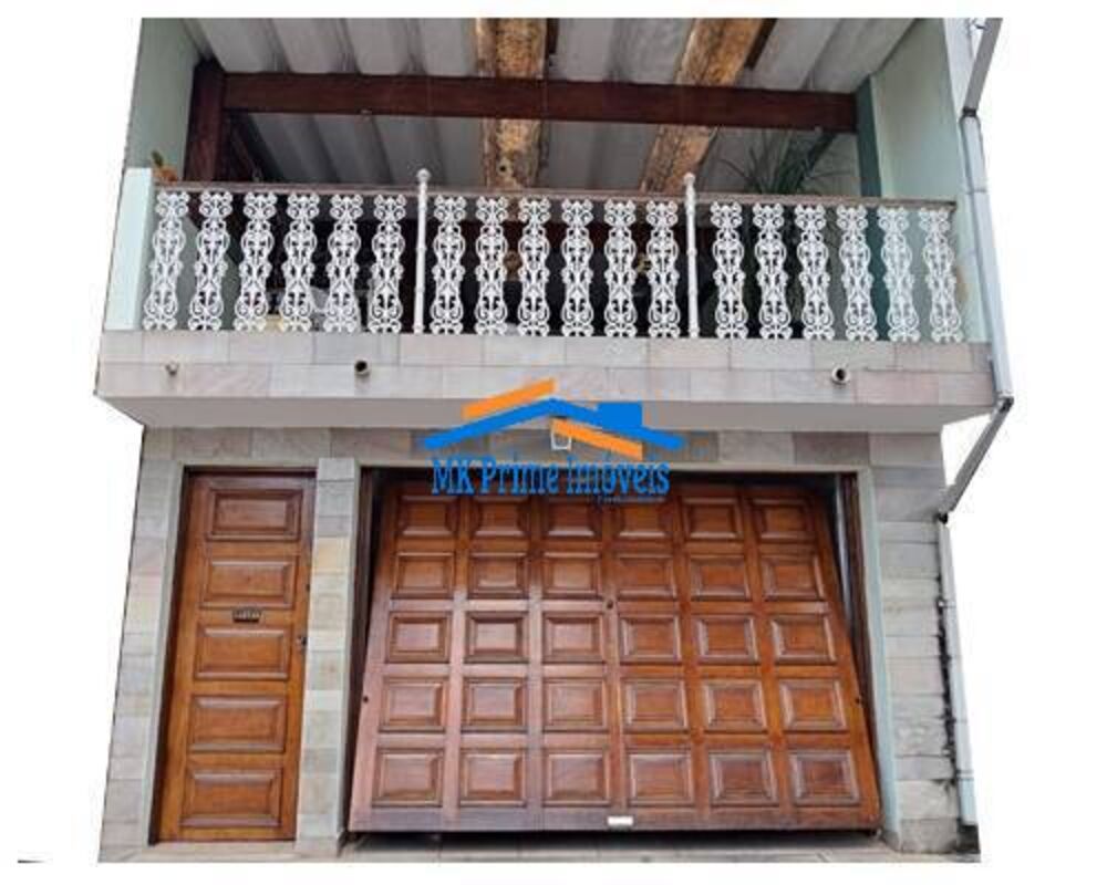 Casa à venda com 3 quartos, 219m² - Foto 1