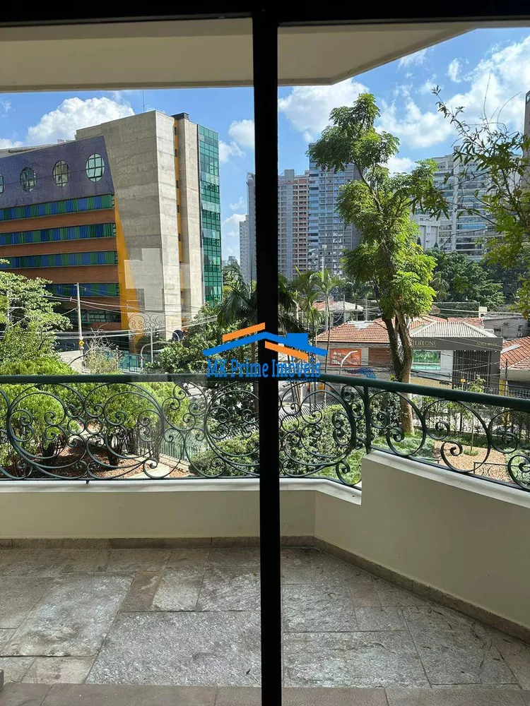 Apartamento para alugar com 3 quartos, 140m² - Foto 3