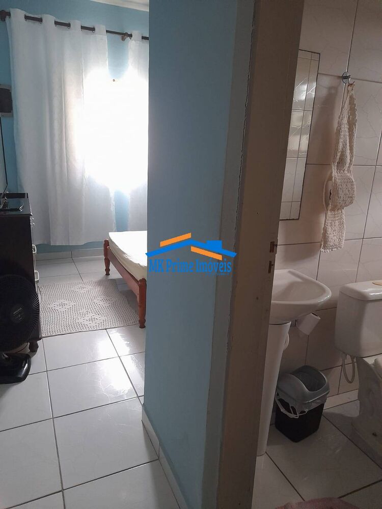 Casa à venda com 2 quartos, 70m² - Foto 13