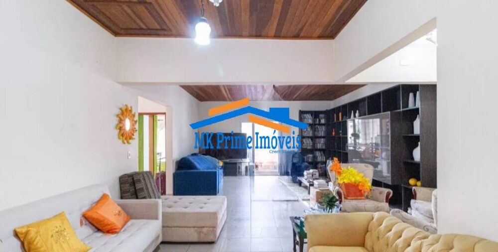 Sobrado à venda com 6 quartos, 329m² - Foto 1