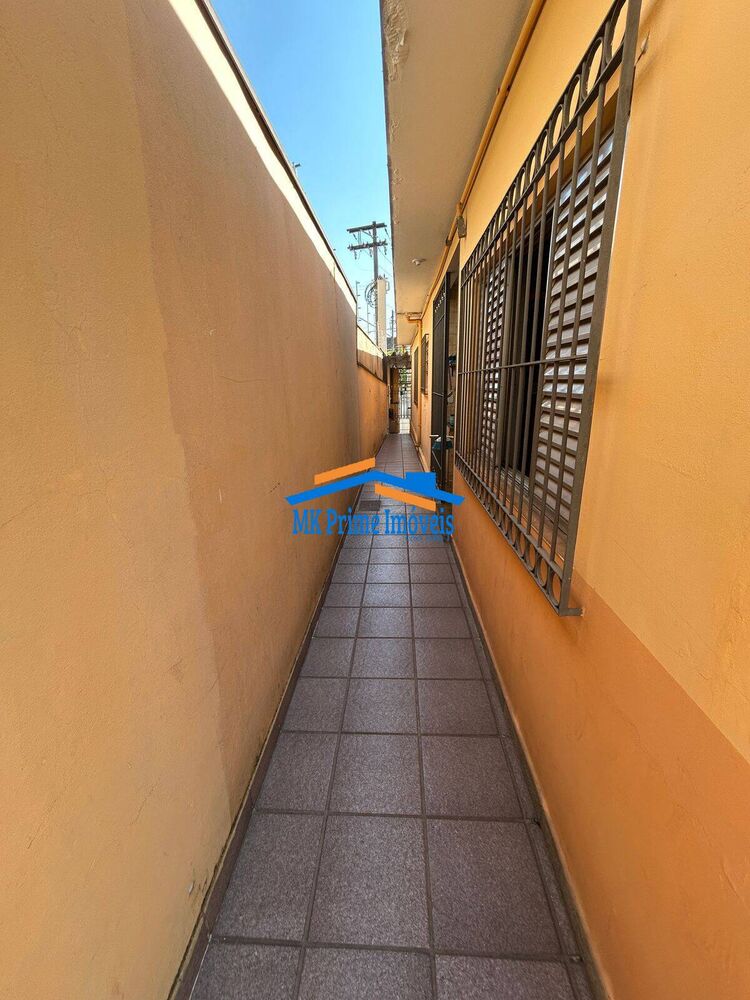 Casa à venda com 3 quartos, 228m² - Foto 4