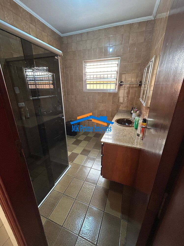 Casa à venda com 3 quartos, 228m² - Foto 2