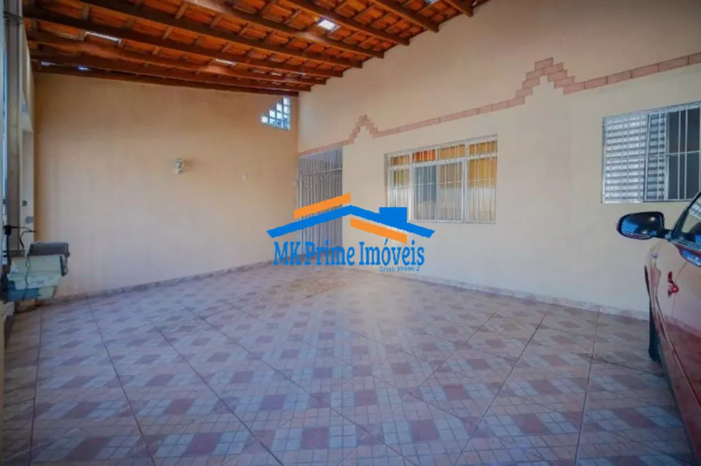 Casa à venda com 3 quartos, 240m² - Foto 3