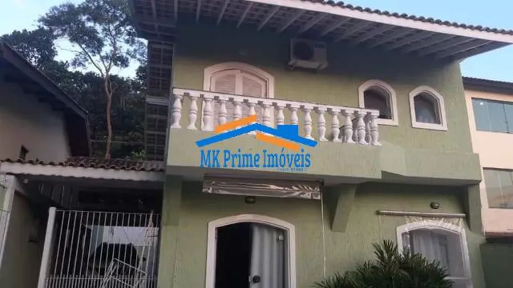 Sobrado à venda com 3 quartos, 300m² - Foto 1