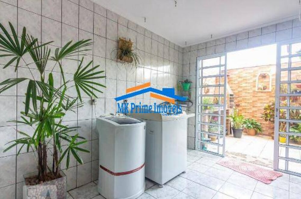 Sobrado à venda com 5 quartos, 249m² - Foto 1