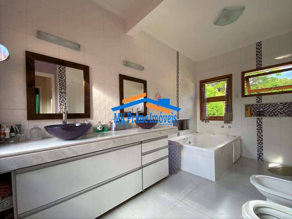 Casa de Condomínio à venda com 4 quartos, 362m² - Foto 2