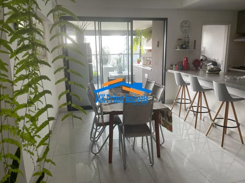 Apartamento à venda com 3 quartos, 150m² - Foto 2