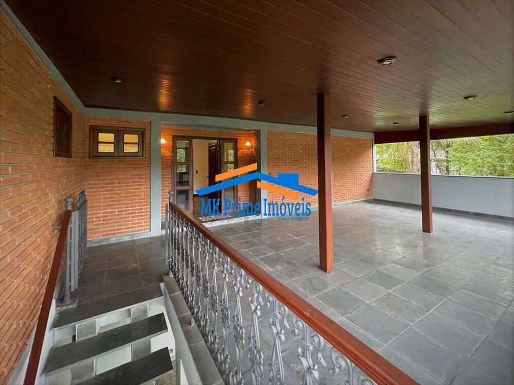 Sobrado à venda com 4 quartos, 742m² - Foto 1