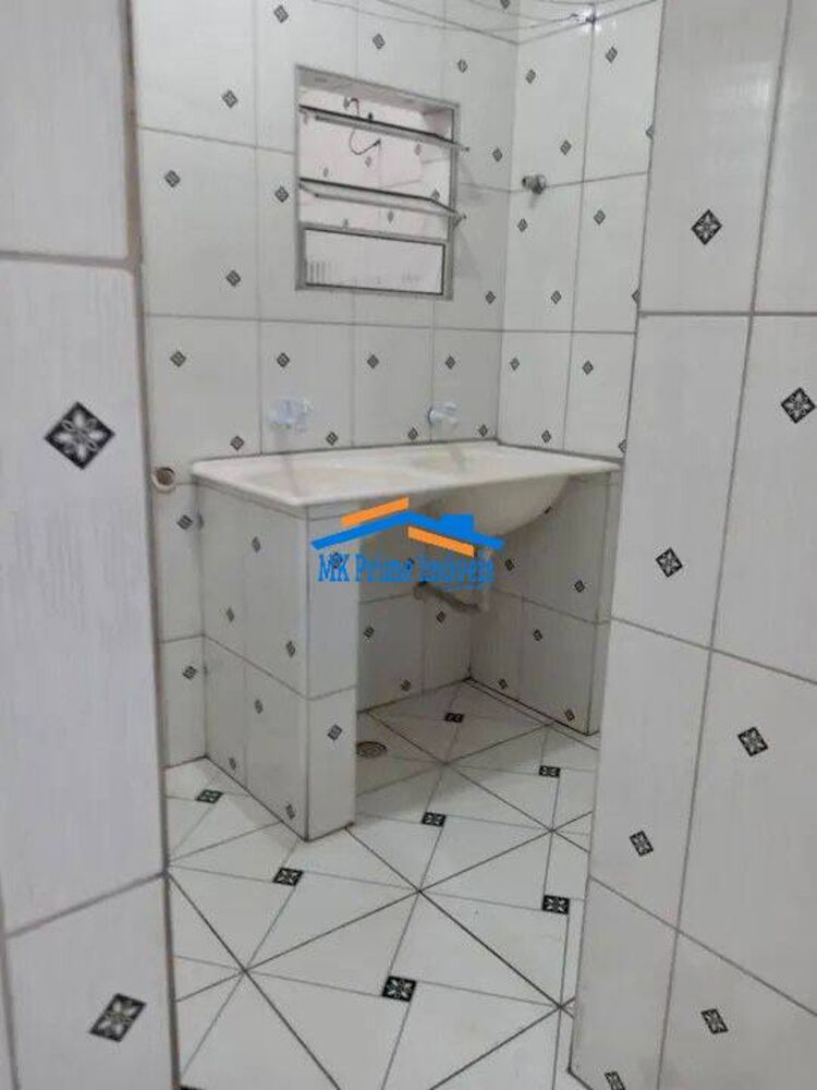 Sobrado à venda com 4 quartos, 200m² - Foto 2