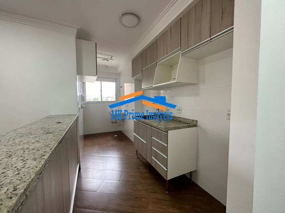 Apartamento à venda com 2 quartos, 68m² - Foto 2