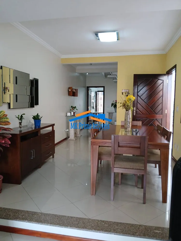 Sobrado, 3 quartos, 200 m² - Foto 1
