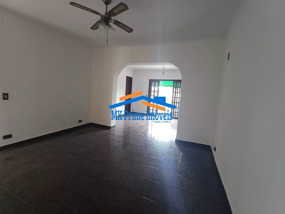 Casa à venda com 3 quartos, 159m² - Foto 1