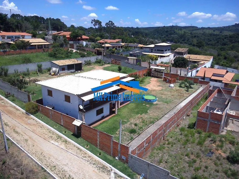 Chácara, 3 quartos, 1070 m² - Foto 1