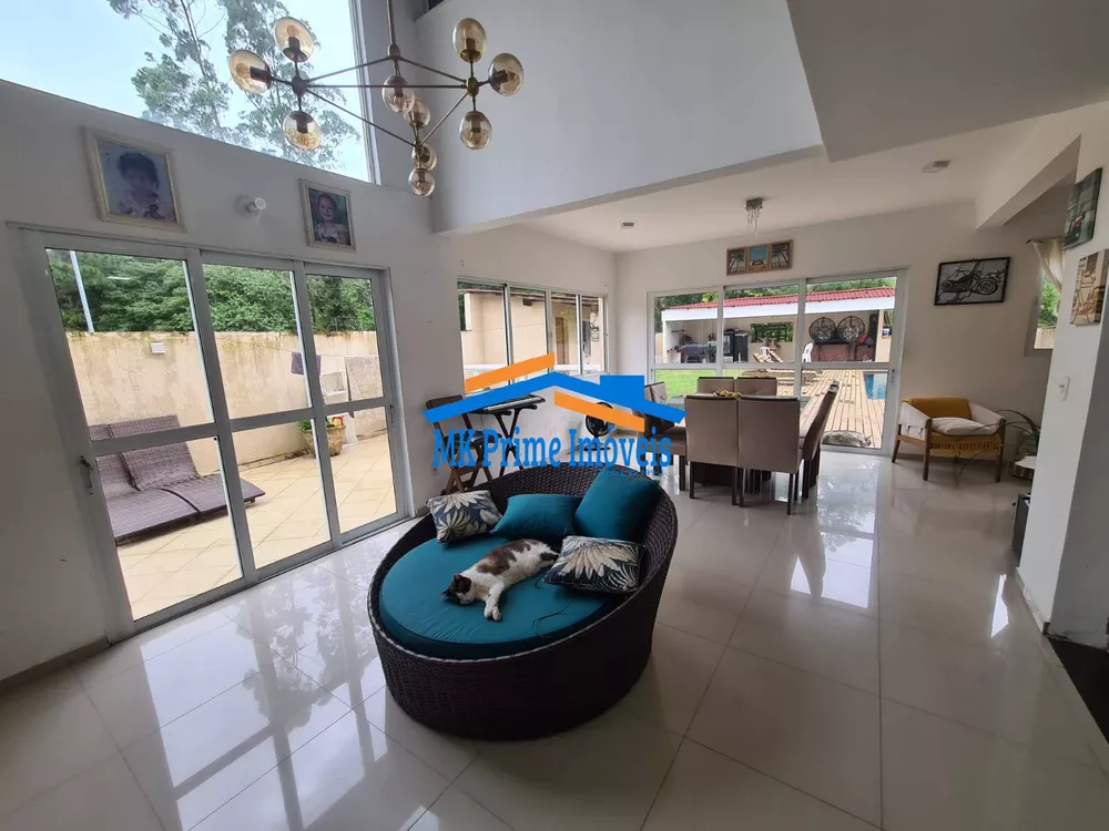 Casa de Condomínio à venda com 4 quartos, 375m² - Foto 2