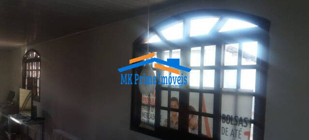 Casa à venda com 4 quartos, 100m² - Foto 2