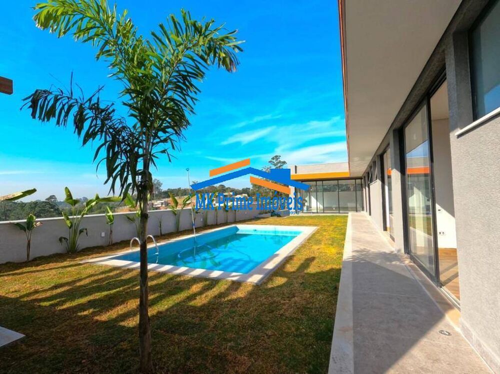 Casa de Condomínio à venda e aluguel com 44 quartos, 547m² - Foto 1